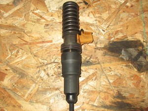 Used Volvo D13 Injector (Stock #EA-4)) Part Image