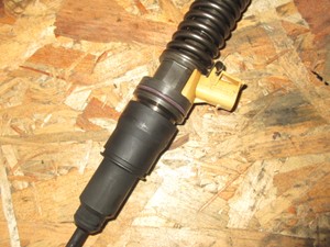 Used Volvo D13 Injector (Stock #EA-57)) Part Image