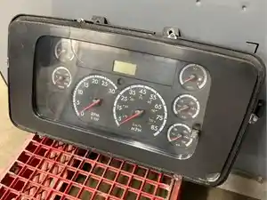 Used 2007 Sterling 9500 SERIES Instrument Cluster Image