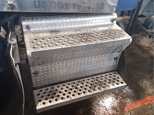 Used 2009 Kenworth T800 Battery Box Image