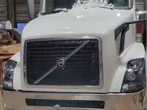 Used 2013 Volvo VNL Hood (Stock #405B HOOD)) Part Image