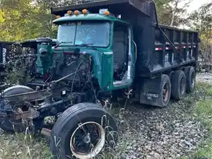 Used 1998 Mack RD688S Cab (Stock #409B CAB)) Part Image