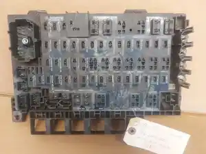 Used 2004 Freightliner COLUMBIA Fuse Box (Stock #098B POWER DIST MODULE)) Part Image