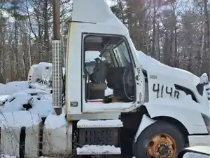 Used 2013 Volvo VNL Cab (Stock #414B CAB)) Part Image
