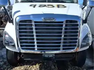 Used 2016 Freightliner Cascadia Hood (Stock #425B- HOOD)) Part Image