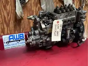 Used 1999 Isuzu 4HE1 Fuel Gear Pump (Stock #122)) Part Image