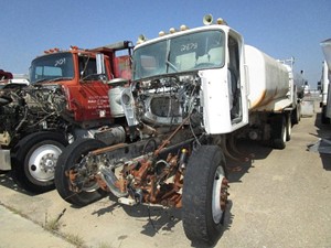 Used 1984 ROCKWELL SQ100 Axle, Complete Rear (Stock #73671)) Part Image