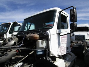 Used 2004 FREIGHTLINER COLUMBIA 120 Cab (Stock #39792)) Part Image