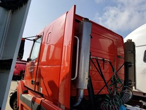 Used 2006 VOLVO VNL Sleeper Fairing (Stock #74170)) Part Image