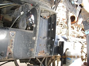 Used 2007 FREIGHTLINER FLD132 XL CLASSIC Bracket (Stock #75398)) Part Image