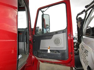 Used 2007 VOLVO VNL Door (Stock #77848)) Part Image