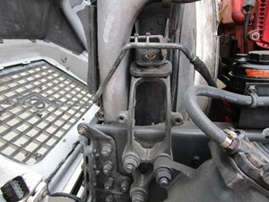 Used 2008 VOLVO VNL Bracket (Stock #64802)) Part Image