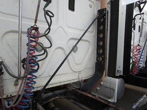 Used 2009 FREIGHTLINER CASCADIA 125 Bracket (Stock #56889)) Part Image