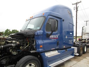 Used 2010 FREIGHTLINER CASCADIA 125 Cab (Stock #42228)) Part Image