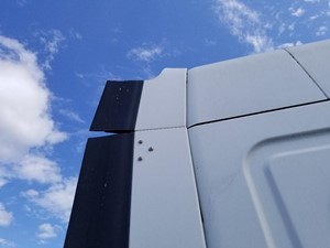 Used 2010 FREIGHTLINER CASCADIA 125 Sleeper Fairing Image