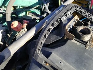 Used 2011 VOLVO VNL Bracket (Stock #76953)) Part Image