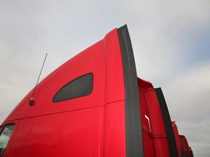 Used 2013 KENWORTH T700 Sleeper Fairing (Stock #81002)) Part Image