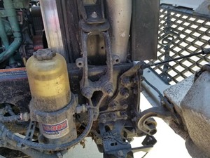 Used 2013 VOLVO VNL Bracket (Stock #71989)) Part Image