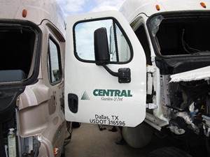 Used 2015 FREIGHTLINER CASCADIA 125 Door (Stock #82235)) Part Image