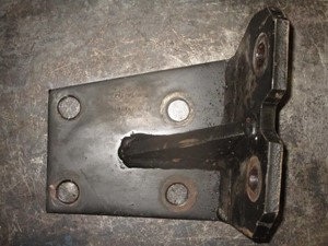 Used CAT Engine Mount Image