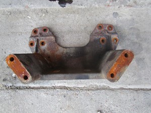Used CAT Engine Mount Image