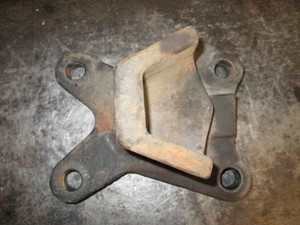 Used DETROIT Engine Mount Image