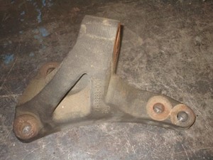 Used DETROIT Engine Mount Image