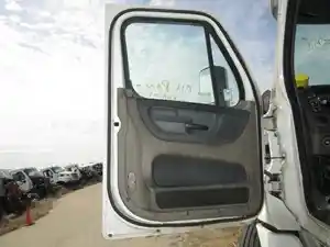 Used 2016 FREIGHTLINER CASCADIA 125 Door (Stock #99024)) Part Image