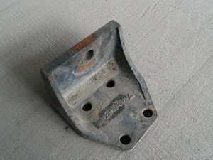 Used FREIGHTLINER Engine Mount Image