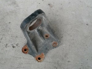 Used GM Engine Mount (Stock #27976)) Part Image