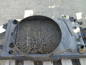 Used GMC Radiator (Stock #28898)) Part Image