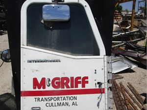 Used INTERNATIONAL 9200 Door (Stock #61717)) Part Image
