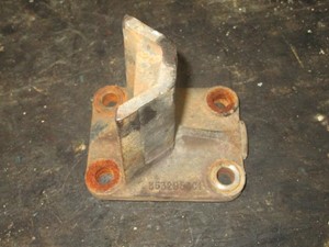 Used INTERNATIONAL DT466E Engine Mount Image