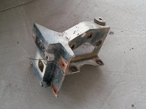 Used INTERNATIONAL Bracket (Stock #28142)) Part Image