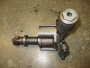 Used MACK E7 Oil Pump (Stock #77576)) Part Image