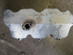 Used MACK E7 Valve Cover Image