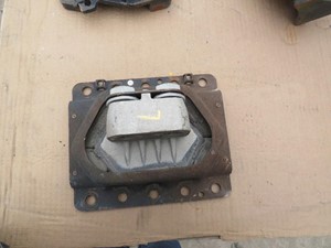 Used VOLVO Bracket (Stock #84011)) Part Image