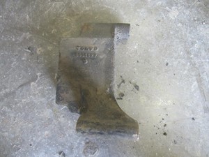 Used VOLVO Bracket Image