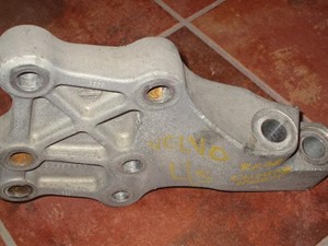 Used VOLVO Engine Mount Image