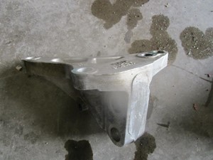 Used VOLVO Engine Mount Image