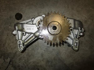 Used VOLVO Oil Pump (Stock #37687)) Part Image