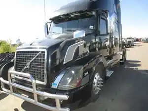 Used 2015 VOLVO VNL Hood (Stock #97117)) Part Image