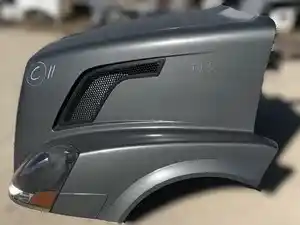 Reconditioned VOLVO VNL Hood (Stock #99722)) Part Image