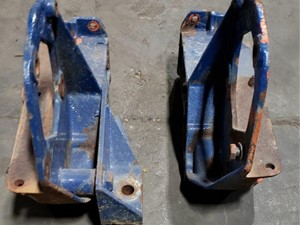 Used 1999 PETERBILT 357 Spring, Rear Leaf Hanger (Stock #2658)) Part Image