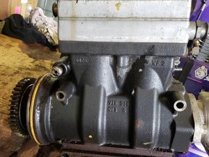 Used 2015 Wabco 916 518 013 Air Compressor (Stock #3306)) Part Image