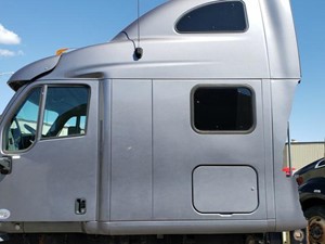 Used 2017 PETERBILT 587 Cab (Stock #1125)) Part Image