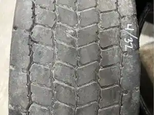 Used 2018 Continental Hybrid HD3 Tire (Stock #17620)) Part Image