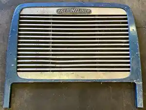 Used 1995 FREIGHTLINER FLA USF-1E HIGH Grille (Stock #10962)) Part Image