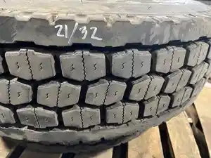 Used 2018 Michelin XDA5-275/80R 22.5 Tire (Stock #17617)) Part Image