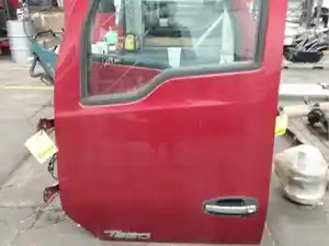 Used 2018 KENWORTH T680 Door (Stock #11840)) Part Image